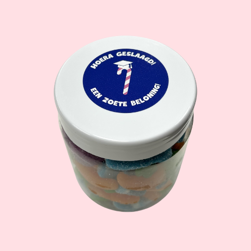 Snoeppot geslaagd met hoera geslaagd sticker 