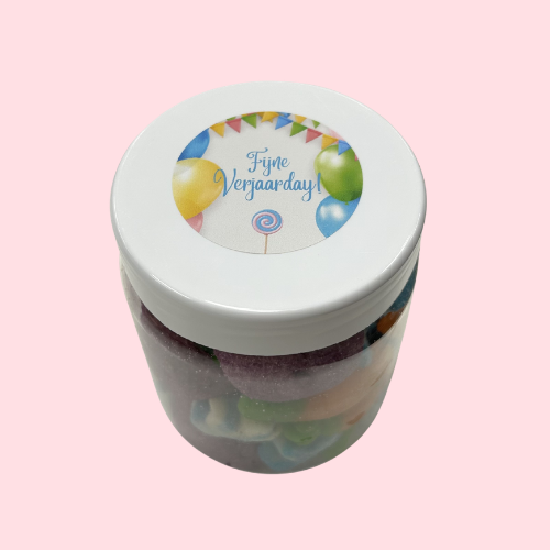 Snoeppot Verjaardag met wit gekleurde fijne verjaardag sticker en Balonnen met vlaggen
